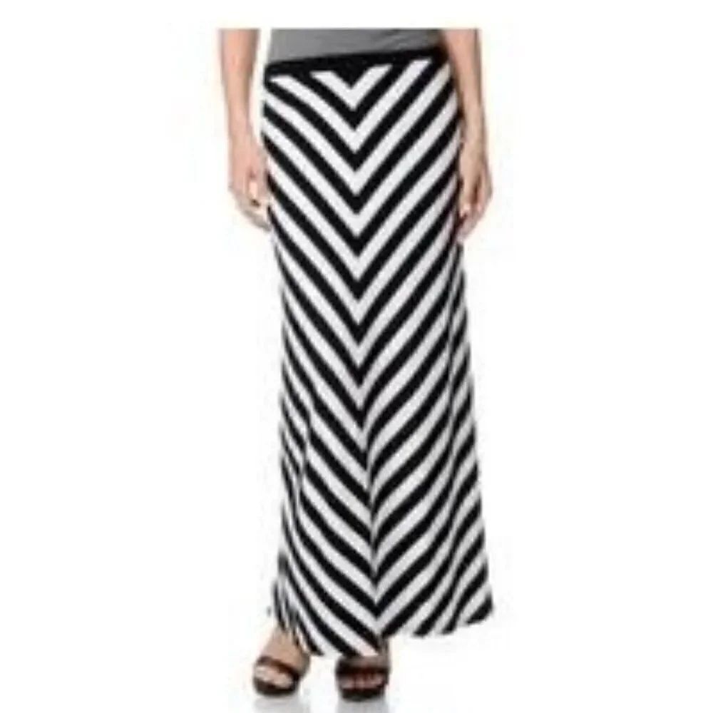 Chelsea & Theodore Black/White striped Maxi skirt, size 3X